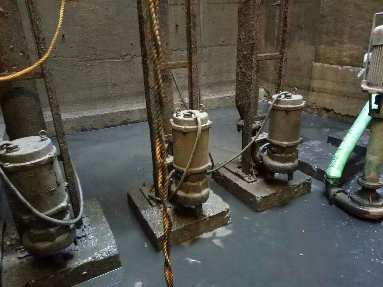 黎城污水池清理